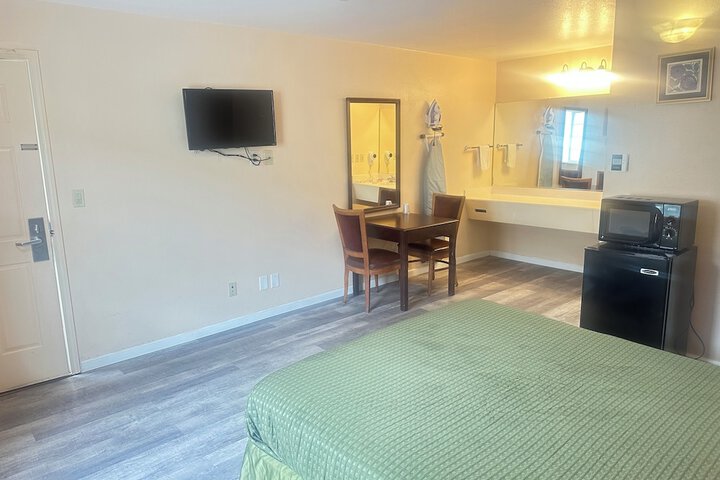 Room 21 of 35