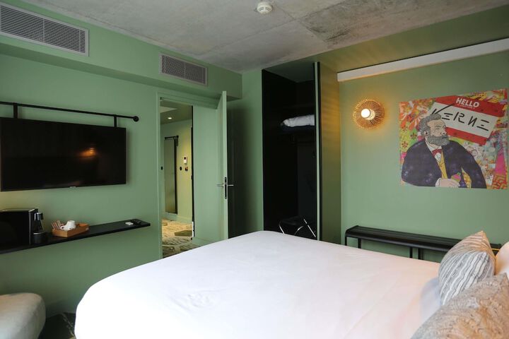 Room 35 of 119