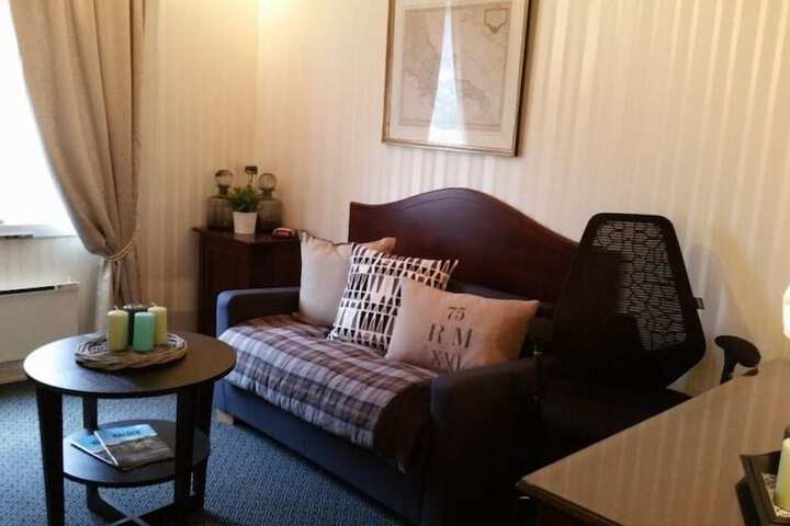 Room 7 of 15