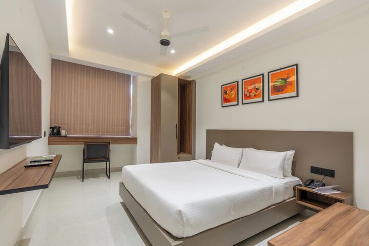 Room 9 of 24