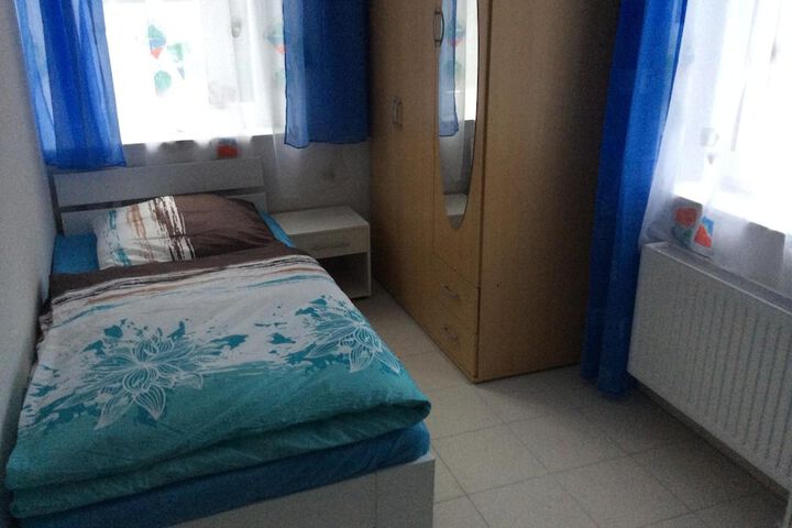 Room 14 of 37