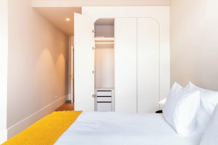 Room 34 of 234
