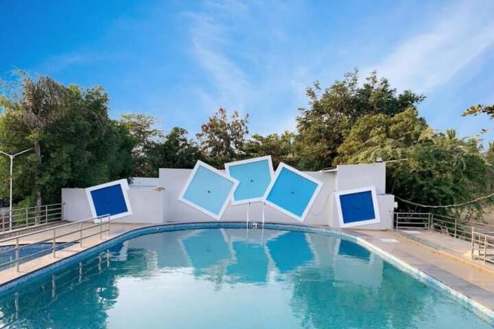 Pool 19 of 29