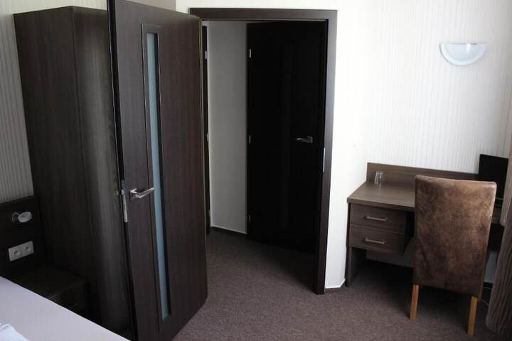 Room 18 of 35
