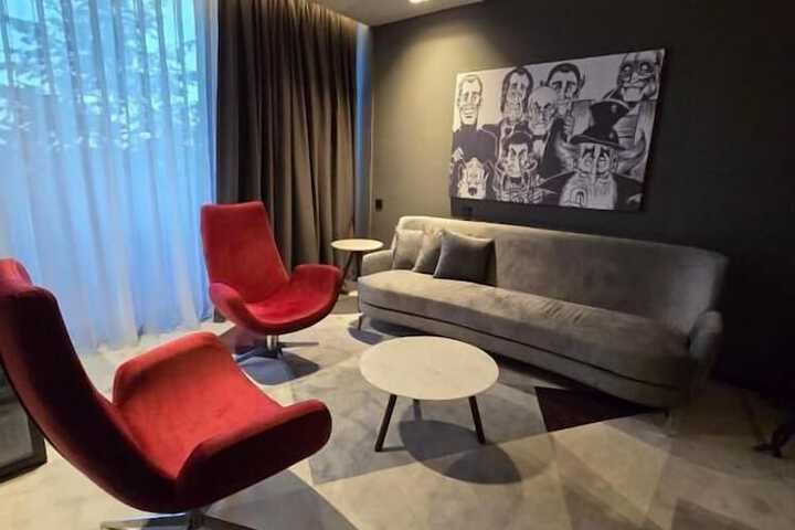 Room 8 of 46