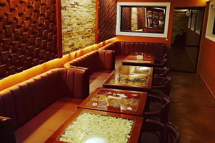 Lounge 15 of 16