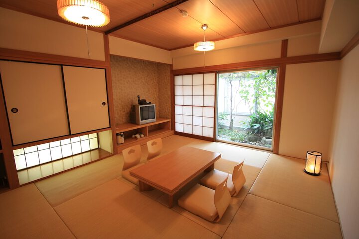 Room 10 of 36