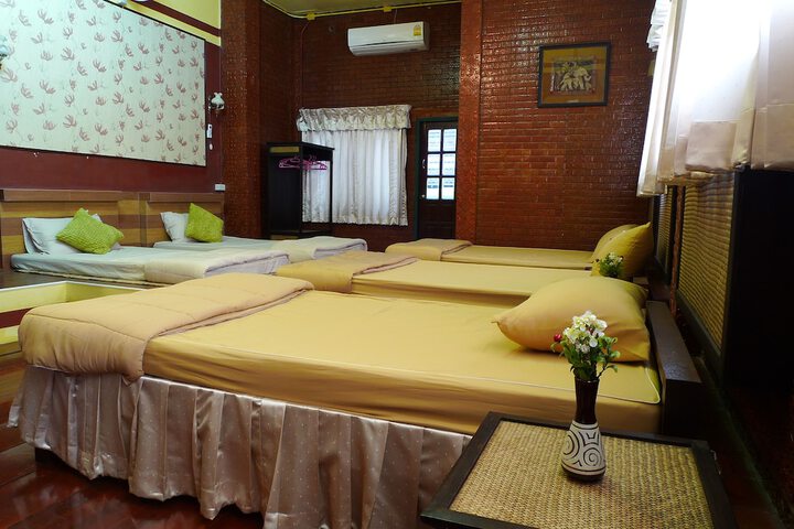 Room 6 of 32