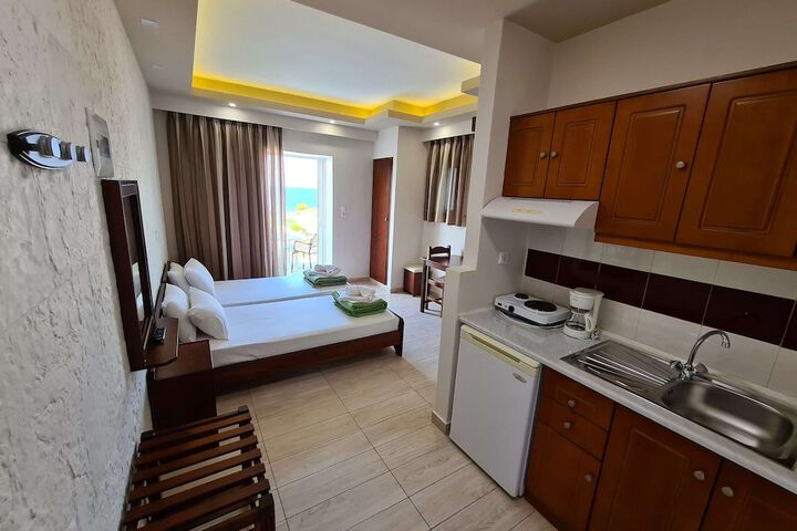 Room 9 of 33