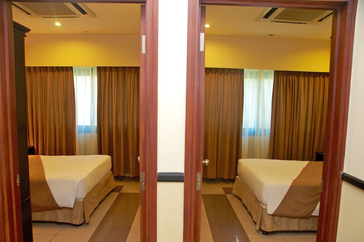Room 5 of 65