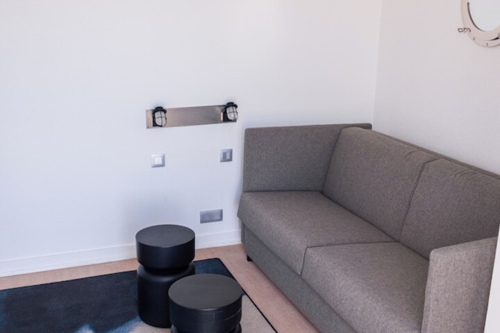 Room 25 of 51
