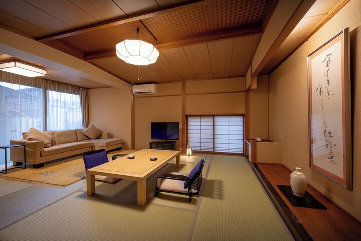Room 14 of 44