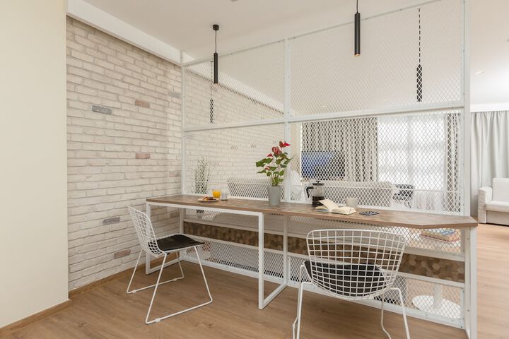 Room 12 of 26