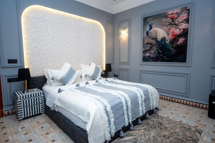Room 7 of 32