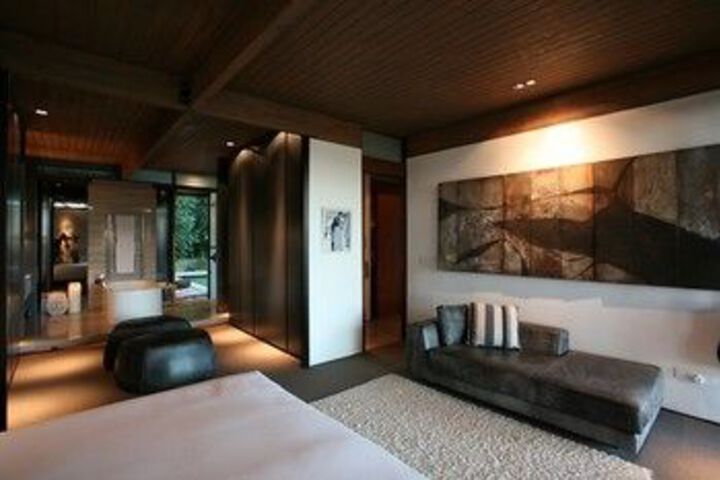 Room 15 of 23