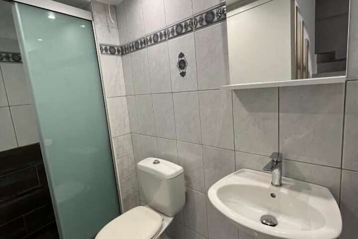 Room 8 of 13
