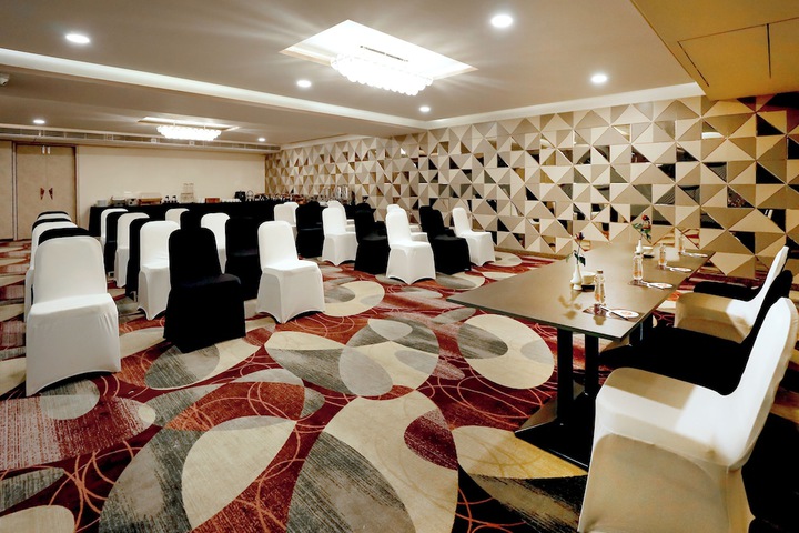 Business Center 40 of 42