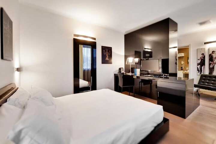 Room 12 of 26