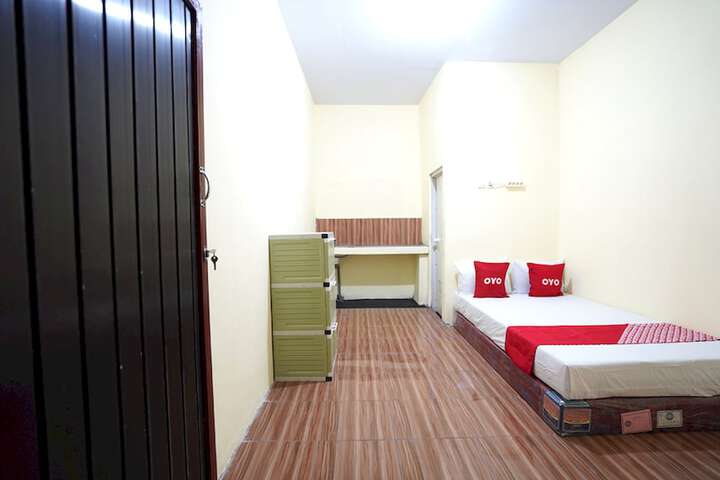 Room 8 of 27