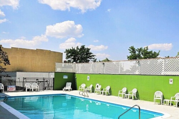 Pool 19 of 31