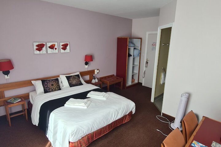 Room 5 of 43