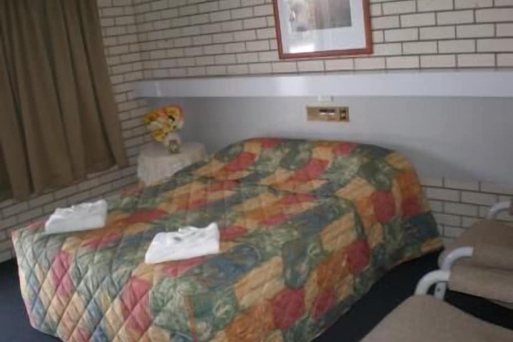 Room 8 of 43
