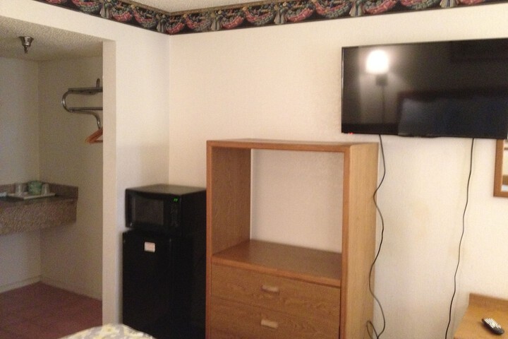 Room 5 of 20