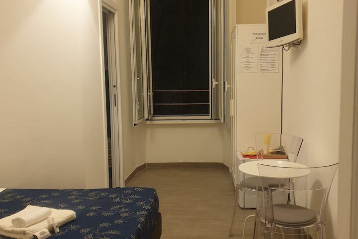 Room 18 of 33