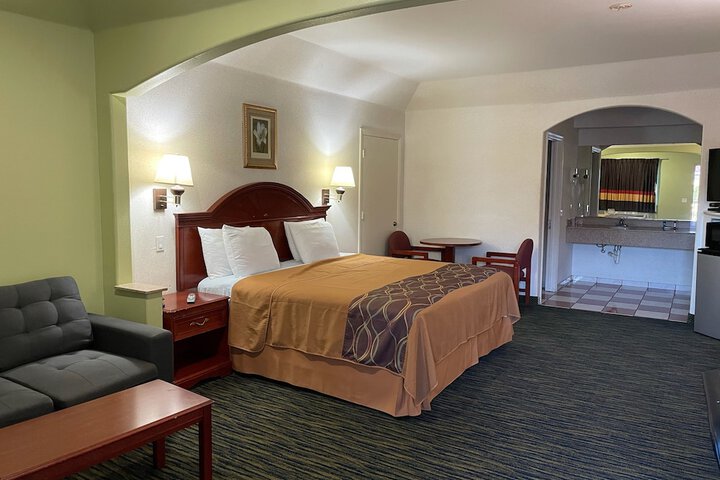Room 3 of 11
