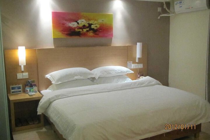 Room 12 of 21
