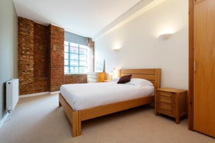 Room 6 of 12