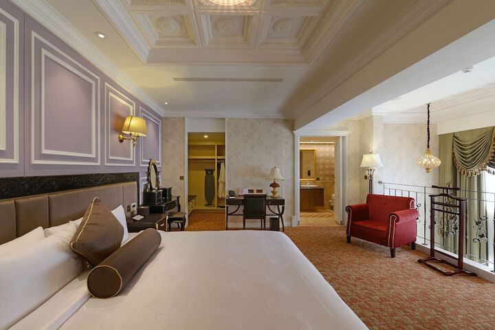 Room 40 of 95