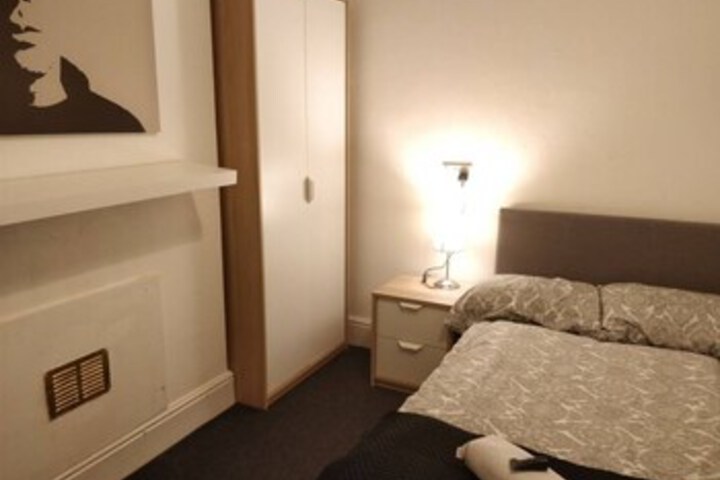 Room 15 of 16