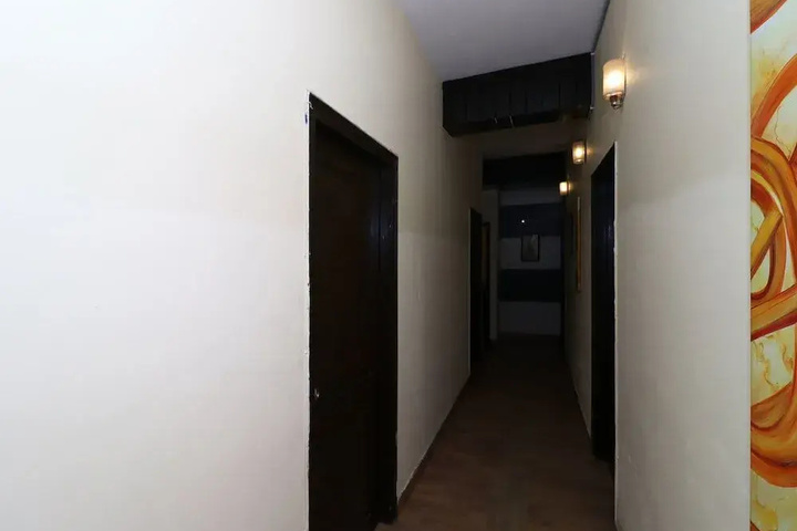 Room 12 of 17