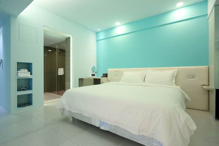 Room 29 of 74