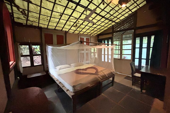 Room 10 of 85