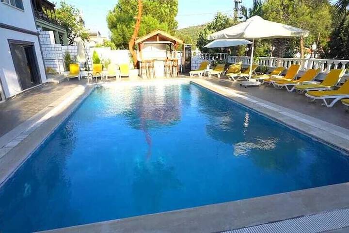 Pool 16 of 19