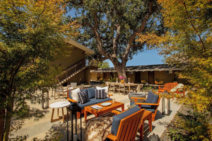 Hotel Exterior 13 of 13