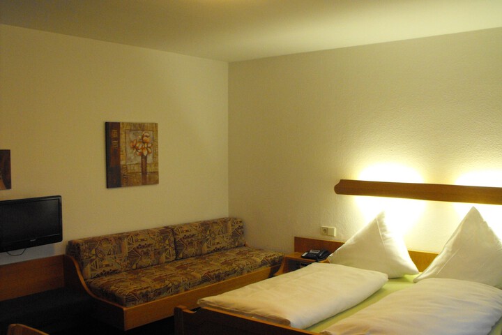 Room 2 of 2
