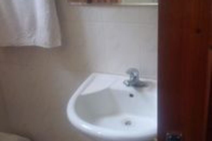 Room 4 of 40