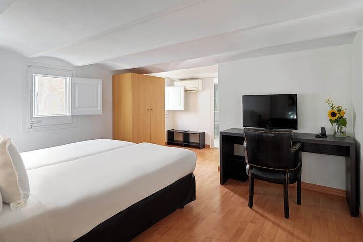 Room 21 of 69