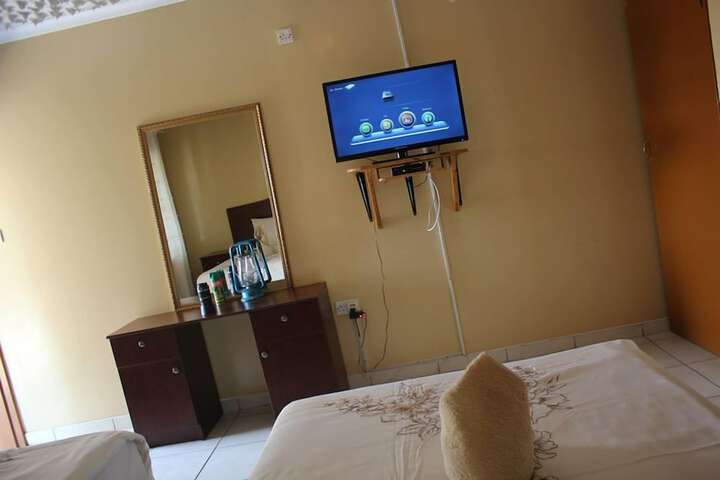 Room 10 of 21