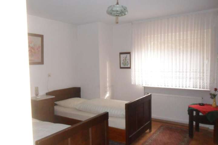 Room 4 of 22