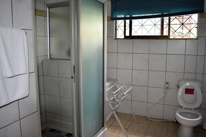 Room 27 of 38