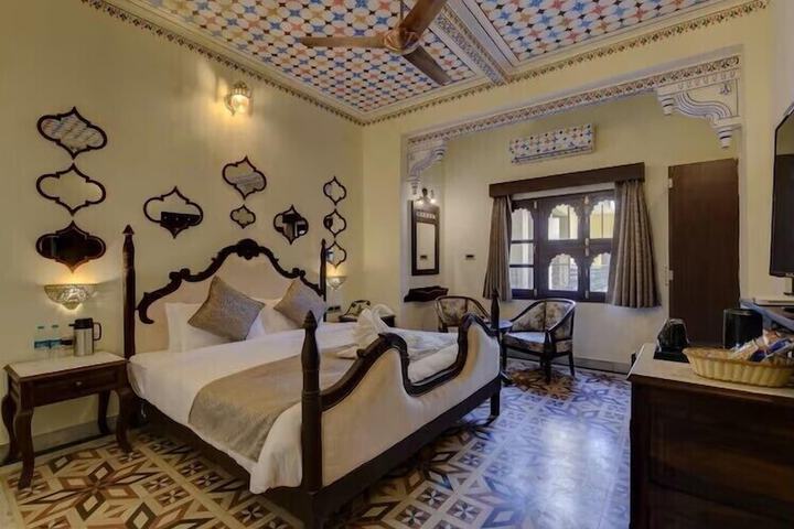 Room 7 of 20
