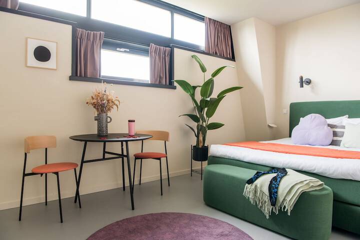 Room 10 of 36