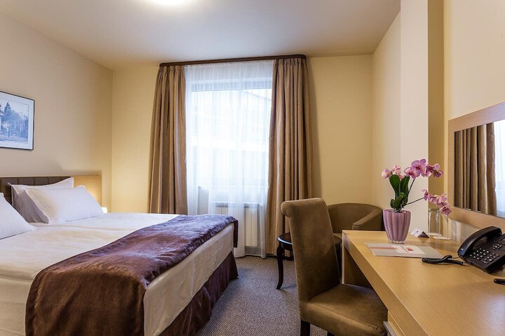 Room 8 of 47