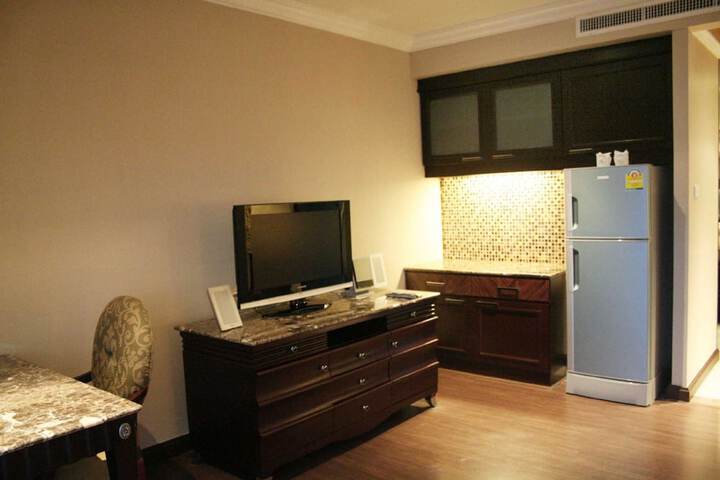 Room 7 of 76