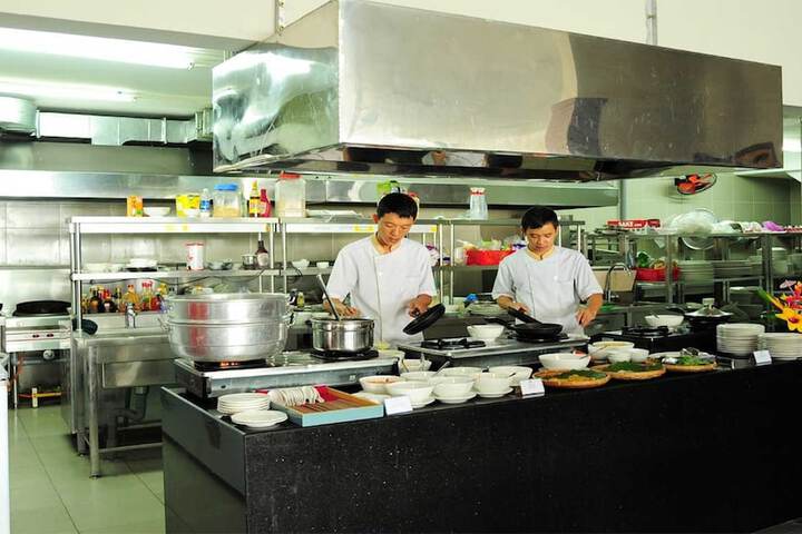 Dining 67 of 108