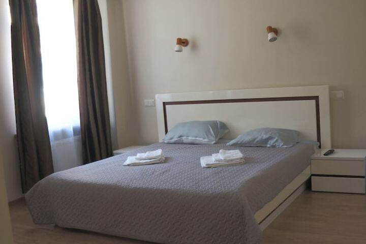 Room 4 of 30